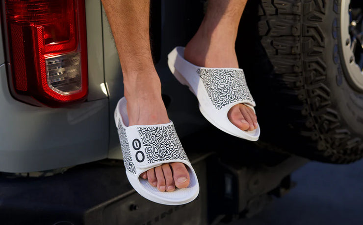 OOFOS Mens OOahh Sport Flex Slide White Labyrinth